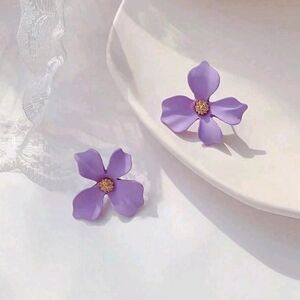 "Bloom" Pretty Violet Purple Spring Flower Earrings New!
